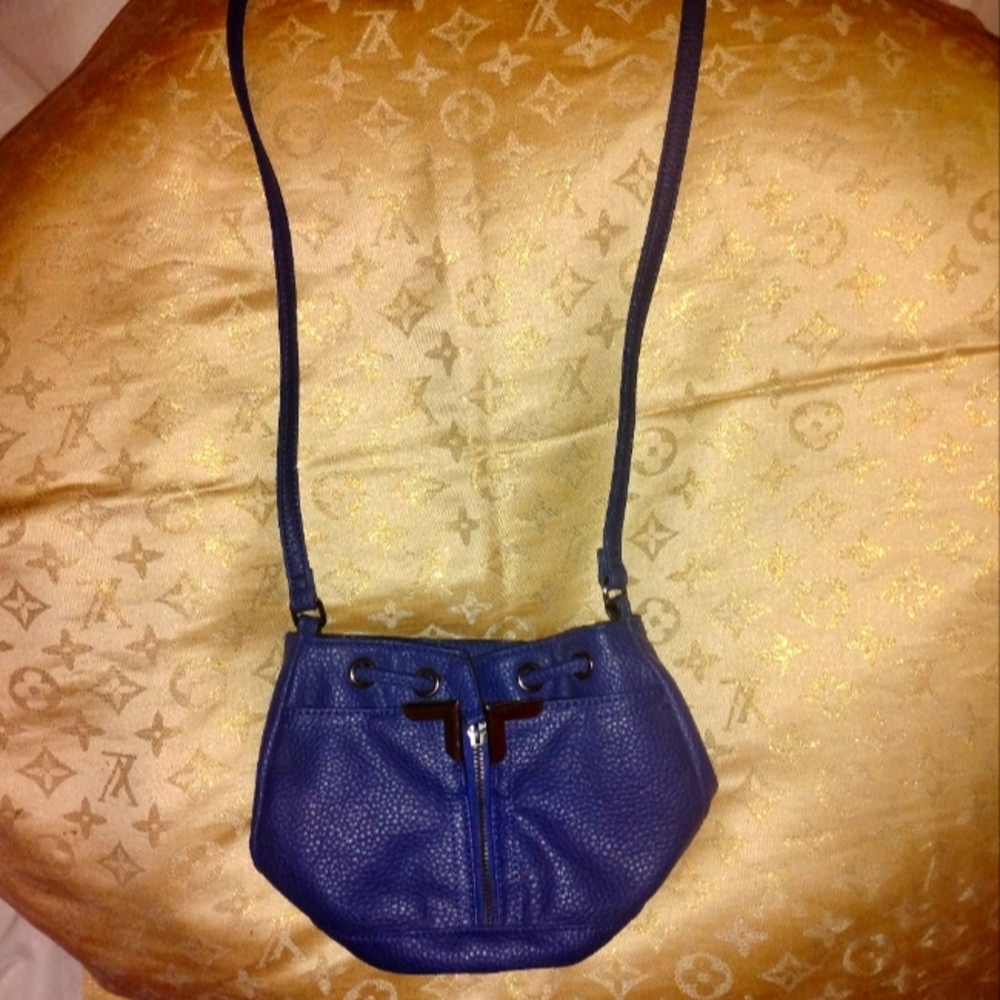 Danielle Nicole Crossbody Bucket Purse - image 1